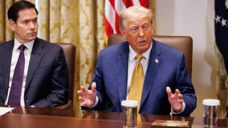 Trump rinvia i dazi all'Ue. Ma minaccia nuove tariffe