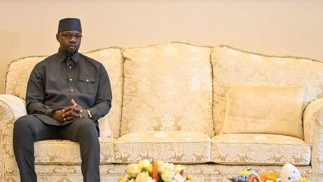 Sénégal : Ousmane Sonko, premier ministre sur la défensive, attaque y compris son camp
