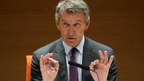 Feijóo reniega ahora del sistema de primarias del PP que les permitió a él y a Casado frenar a Sáenz de Santamaría