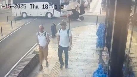 Otel servisi ile motosiklet çarpıştı: 1 ölü, 1 ağır yaralı