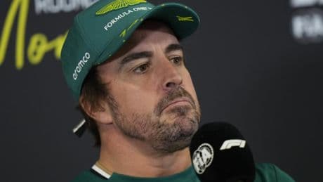 Aston cambia, Alonso lucha: "No pasaba en 2023 y 2024, ahora confiamos en nuestras herramientas"
