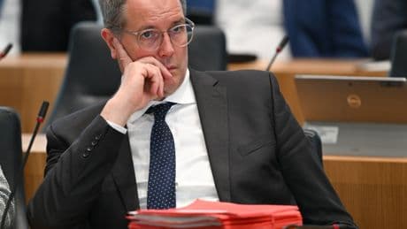 Liveblog Bundespolitik: Ministerpräsident Schweitzer für Prüfung von AfD-Verbot
