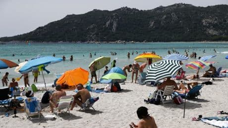 Moins de Bretagne ou de Normandie, plus de plages au sud: les vacanciers recherchent du soleil, et surtout des petits prix, pour cet été