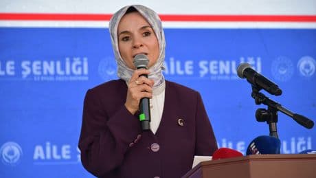 Bakan Göktaş, Şehit Aybüke öğretmenin öğrencileri ve meslektaşlarıyla buluştu