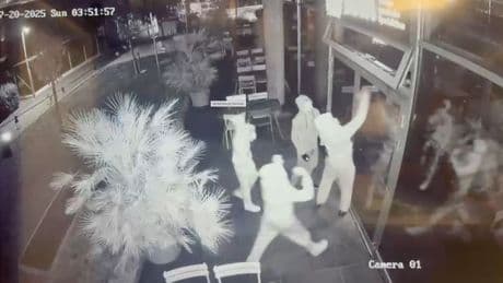 Waren es Judenhasser? - Vermummte attackieren israelisches Restaurant