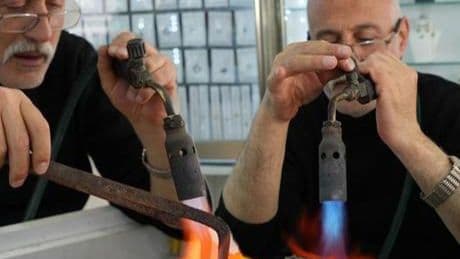 Kentte sadece bu işi yapan o kaldı! 961 derecede eriyen sır