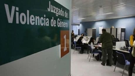 El Gobierno reforzará los juzgados de violencia sobre la mujer con 50 jueces y 42 fiscales