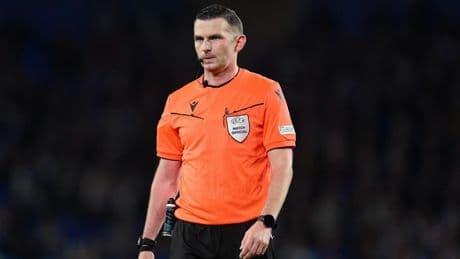 Así es Michael Oliver, el árbitro inglés que pitará el España - Francia de las semifinales de la Nations League
