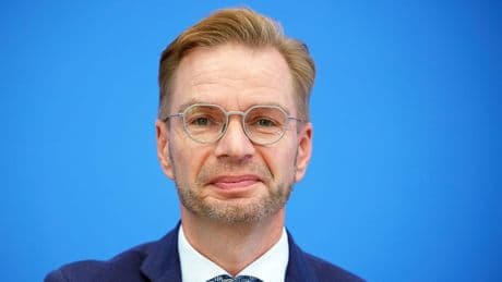 Weniger Beamte: Bund der Steuerzahler will Verbeamtung neu regeln