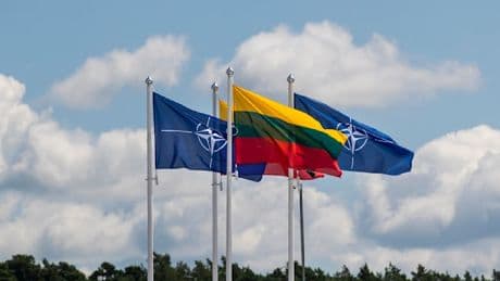 Klingbeil besucht Brigade „Litauen“ – Drohne aus Belarus verletzt Luftraum