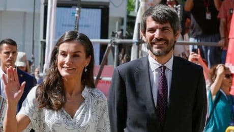 La reina Letizia inaugura la Feria del Libro de Madrid con el &#039;look&#039; primaveral más acertado