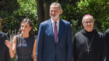 El &quot;calvario&quot; del abad de Montserrat en la Universitat Catalana d'Estiu por haber invitado a los Reyes