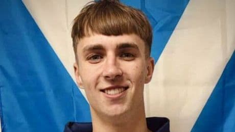 Gary Kelly morto in un hotel a Ibiza: star dell'hockey, aveva 19 anni. Pochi giorni fa altra tragedia nello stesso albergo