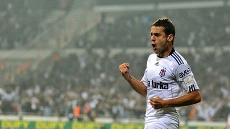 Beşiktaş'ın eski golcüsü Bobo'dan Fenerbahçe itirafı