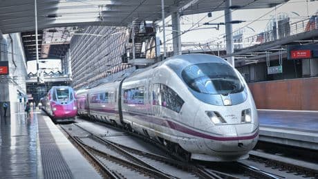 Interrumpida la circulación de la alta velocidad Madrid-Barcelona por un incendio en Lleida