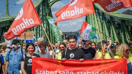 Ungarn verschiebt Abstimmung über umstrittenes Gesetz zu schärferen NGO-Regeln