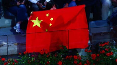 La Chine appelle la France à un climat d’affaires «plus équitable», pas de solution «à ce stade» sur le cognac