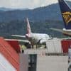 Flughafenbetrieb in Bergamo vorübergehend eingestellt: Mann wird in Flugzeugtriebwerk gesogen und stirbt