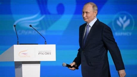 Rusya'da "yabancı ajan" yasası: Putin imzayı attı