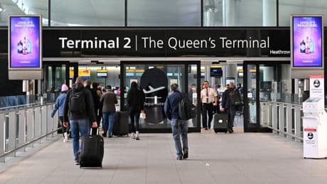 Heathrow, premier aéroport européen, veut investir 11,6 milliards d'euros sur cinq ans, son actionnaire principal (qui est français) augmente sa participation