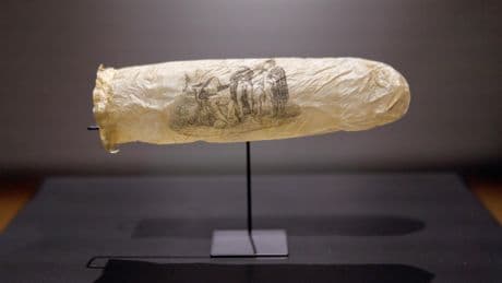 Un préservatif vieux de 200 ans exposé au Rijksmuseum d’Amsterdam