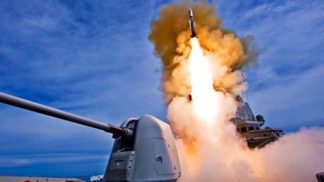 La fragata F105 Cristóbal Colón logra un hito al lanzar por primera vez un misil Harpoon
