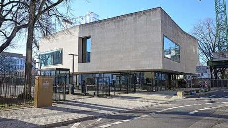 "Letzte Verteidigungswelle": Haftbefehle gegen weitere mutmaßliche Mitglieder rechter Terrorzelle