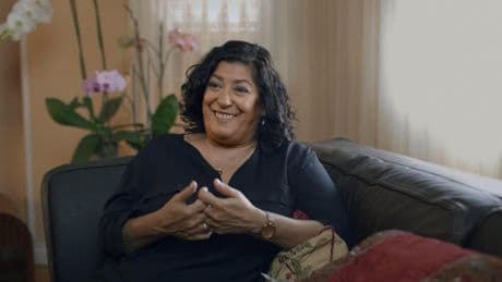 El documental que celebra la vida y la obra de Almudena Grandes: un retrato fantasmal lleno de alegría