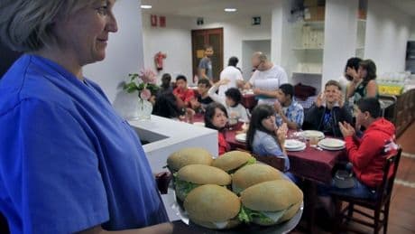 Ocho de cada diez niños pobres no tienen asegurada una comida al día en verano