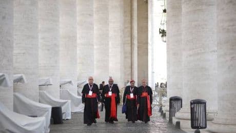 Conclave, ecco quale sarà il menu per i cardinali in clausura: tante verdure e centrifughe