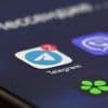 Verdachte uit Frans onderzoek naar pedocriminaliteit via Telegram springt uit raam