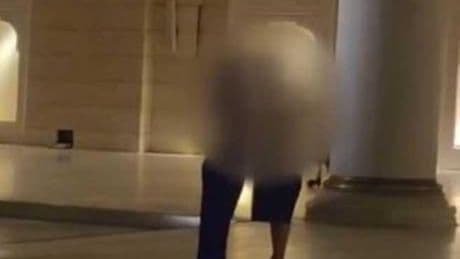 Çamlıca Camii'nde uygunsuz hareketlerde bulunan 2 turist hakkında karar