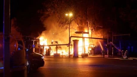 „Wilde Renate“ schwer beschädigt - Brand vernichtet Teile von Berliner Kult-Klub