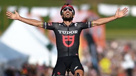 Alaphilippe boekt in Quebec eerste zege dit jaar, Pogacar rijdt eerste koers sinds Tour