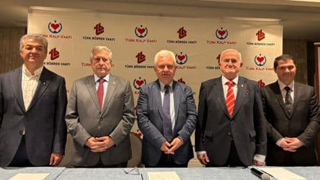 Eş dost tavsiyesiyle ilaç almak yerini, yapay zeka destekli sahte uzmanlara bıraktı