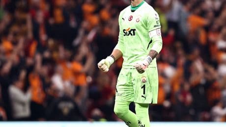 Muslera tarihe geçmenin eşiğinde!