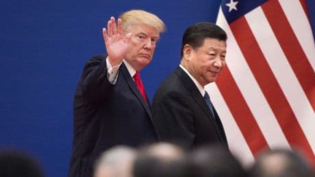 Pourquoi Donald Trump fait-il marche arrière sur les droits de douane imposés à la Chine?