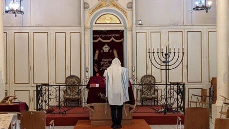Rabbin agressé à Orléans : la foi plus forte que la peur