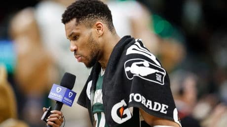 No, The Milwaukee Bucks Should Not Trade Giannis Antetokounmpo