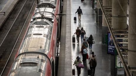 Una incidencia causa retrasos de casi tres horas en un tren Alvia entre Madrid y Cádiz
