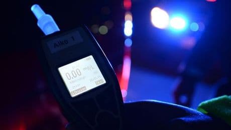 Pforzheim: Betrunkener schläft während Polizeikontrolle ein