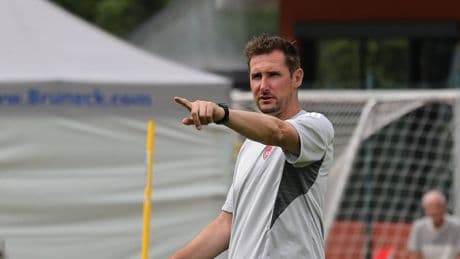 Klose kitzelt den Club - 1. Training in Italien