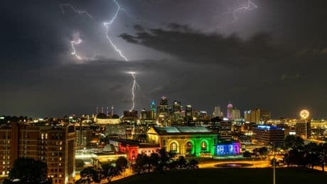 Lightning Bolt 515 Miles Long From Texas To Missouri Breaks Record
