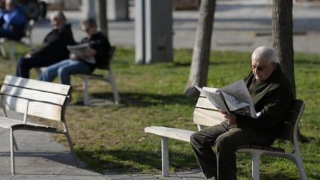 El 70% de los españoles asegura estar informado de la actualidad, según el CIS