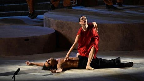 Ópera para “superar la guerra”