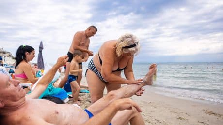 Grote zorgen om misinformatie: 4 op de 10 Nederlanders denkt dat zonnebrandcrème huidkanker veroorzaakt