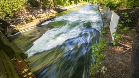 Nach tödlichem Unfall: Münchens OB will Eisbach-Surfen schnell wieder erlauben