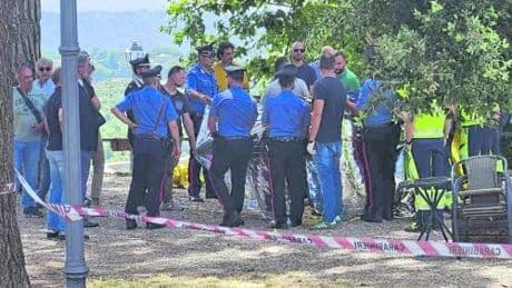 Spara e uccide il killer del figlio. La vendetta alla fermata del bus