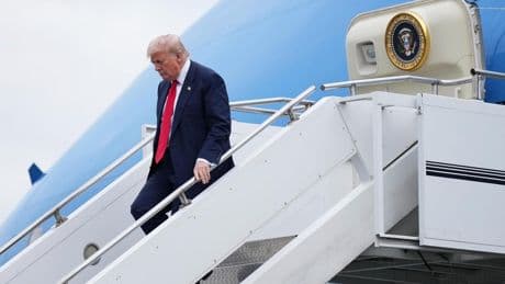Podcast "Die Lage – International": Mölling: "Trump merkt jetzt, dass Putin ihn an der Nase herumführt"