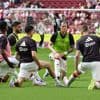 Ajax in mogelijke kampioenswedstrijd met Pasveer en Weghorst, supporters kijken vol spanning naar Feyenoord - PSV